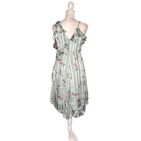 ASTR the label Women's Josie One Cold Shoulder Ruffle Floral Satin Wrap Dress - Picture 5 of 11